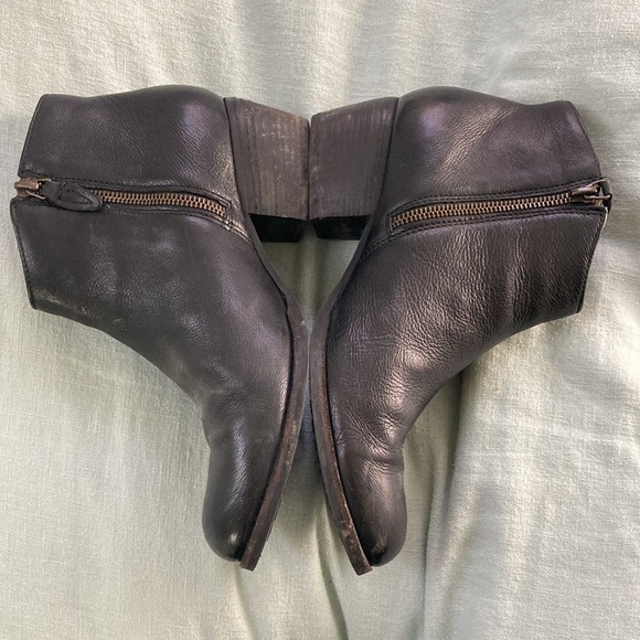 Clarks Artisan Maypearl Fawn Ankle Boots - Picture 2 of 8